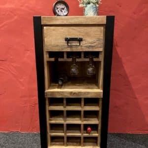 Wijn / drankkast van staal en hout